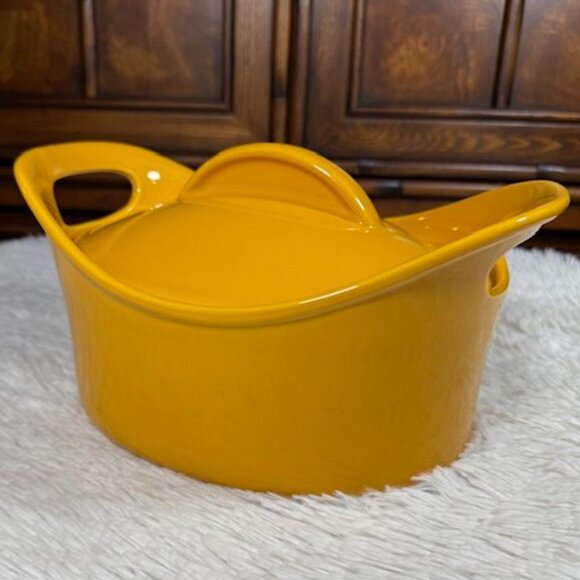 NWOT Rachael Ray Yellow 2qt Oval Handled Baking Dish with Lid - Picture 2 of 11